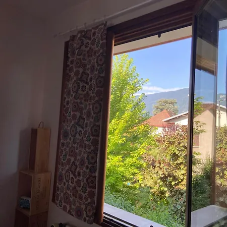 Maison Dans Les Jardins