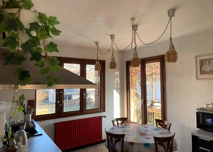 Maison Dans Les Jardins *