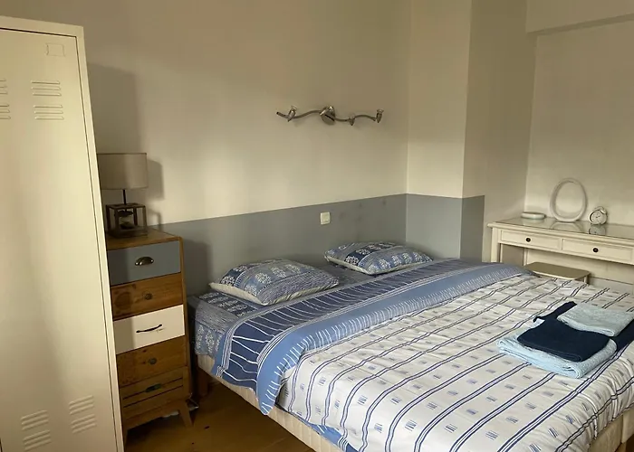 Maison Dans Les Jardins 艾克斯莱班