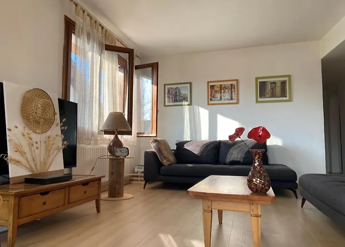 Maison Dans Les Jardins * 艾克斯莱班